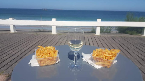Lunchtime - Plage de Trestrignel Perros Guirec Bretagne France.