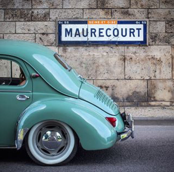 French sign & car - Image courtesy of Eric Darvoy