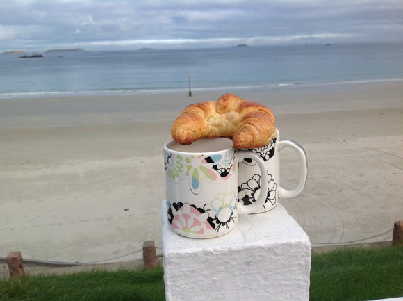 Breakfast on the Beach Trestrignel Perros Guirec Bretagne. Image: Susan Foulgér