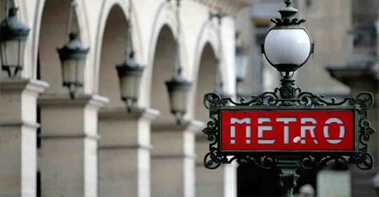 One of the greatest Parisian signs, of all time.