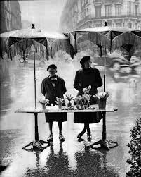 Paris sous la pluie # 5 - Robert Doisneau.