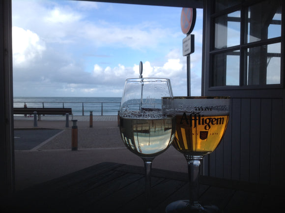 Lunchtime Perros Guirec Bretagne. Image: Susan Foulgér.