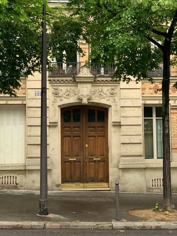 La Parisienne # 22, courtesy of Anna Jeanne in Paris.