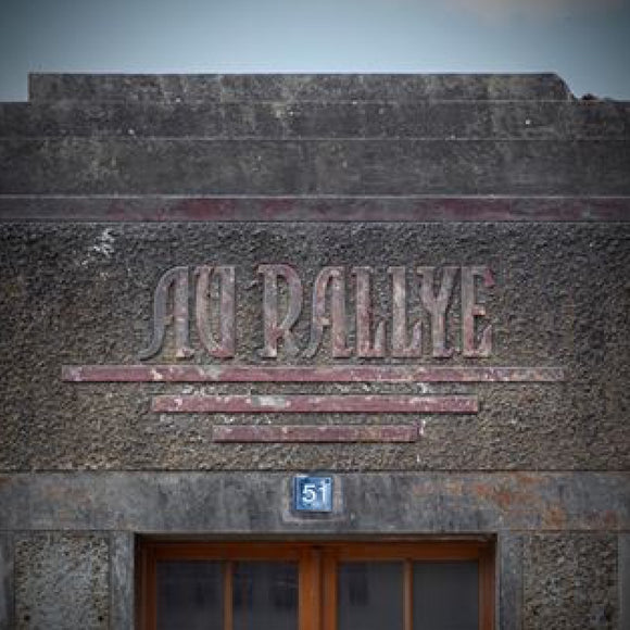 Ghost Sign & French Number 51 - Image courtesy of Eric Darvoy
