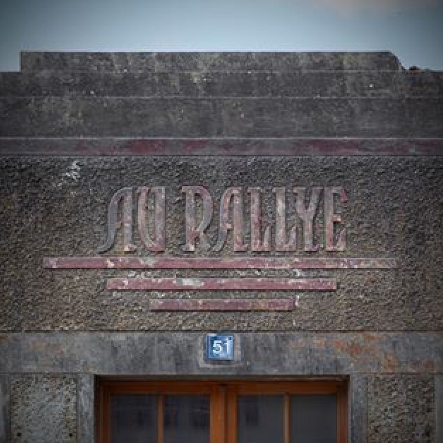 Ghost Sign & French Number 51 - Image courtesy of Eric Darvoy