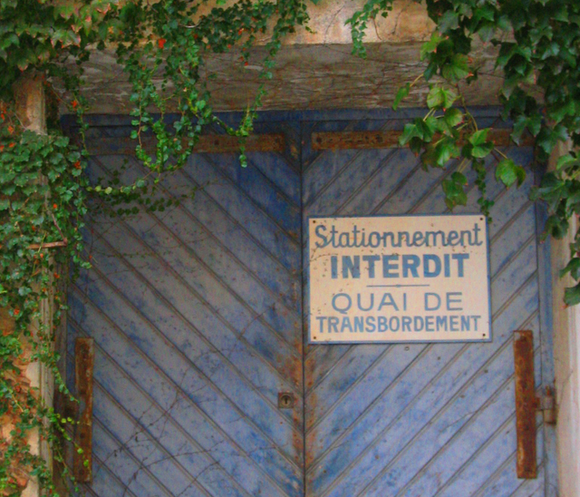 Ne Pas Stationner (No Parking) sign # 2