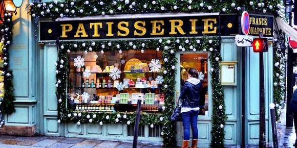 An iconic image of Paris at Christmastime